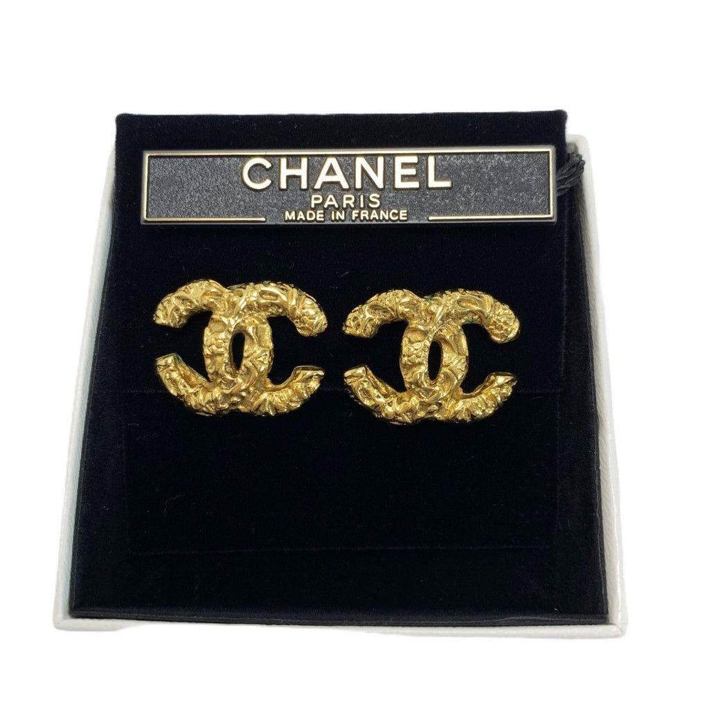 Chanel CC Logo Earrings Plated Gold Vintage Lava Boxed — view 2