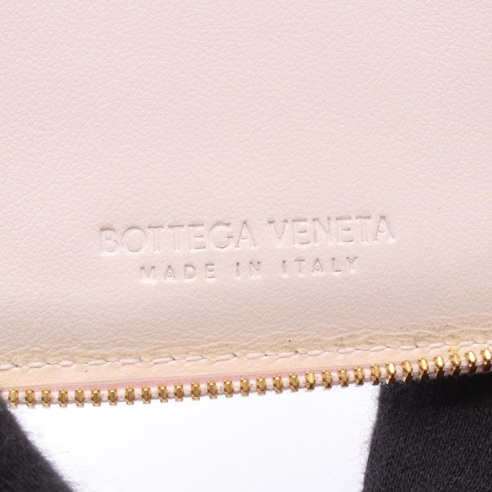 Bottega Veneta Round Wallet Intrecciato Light Pink Leather Compact Zip Around — view 4