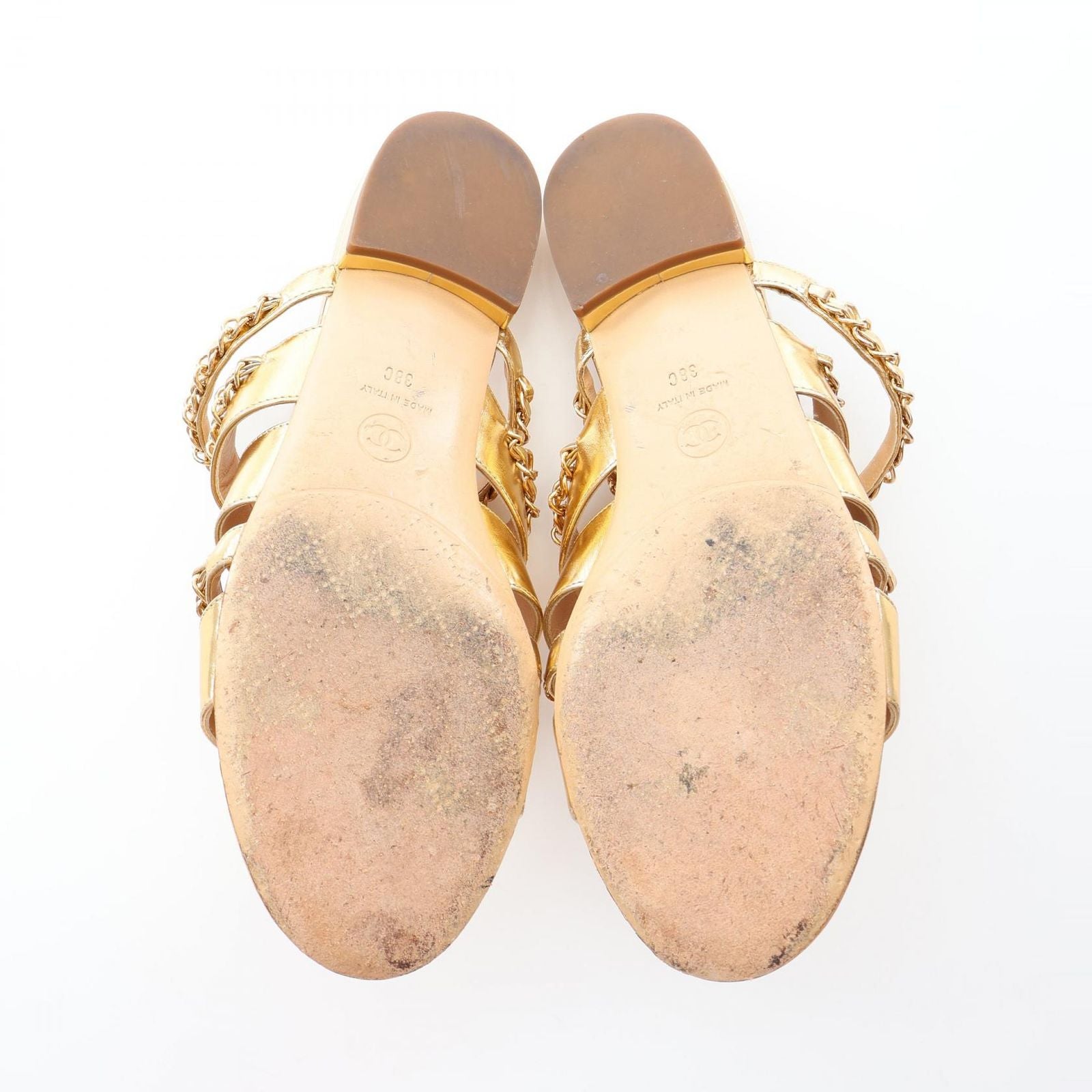 Chanel Sandals CC Logo Chain Gold Leather — view 4
