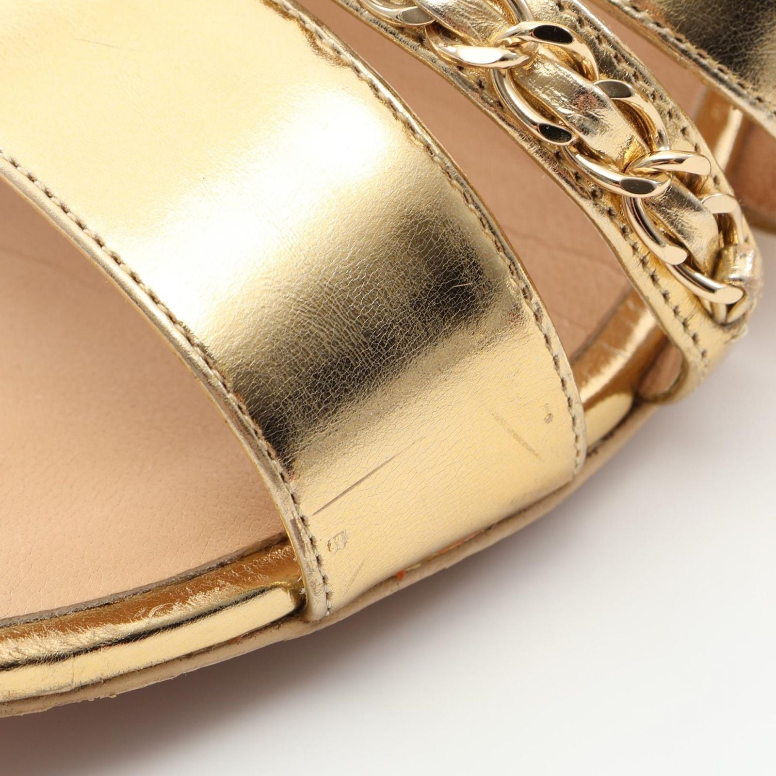 Chanel Sandals CC Logo Chain Gold Leather — view 7