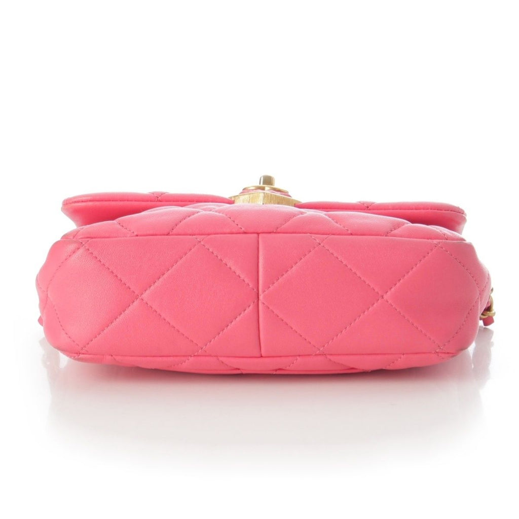 Chanel Leather Quilted Chain Heart Turnlock CC Logo Shoulder Bag Pink — view 5