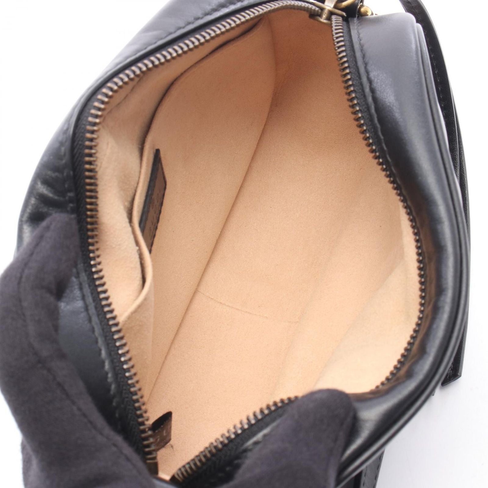 Gucci Shoulder Bag GG Marmont Quilted Black Leather Small — view 3
