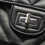 Chanel Shoulder Bag 2.55 Stitch Chain — view 9