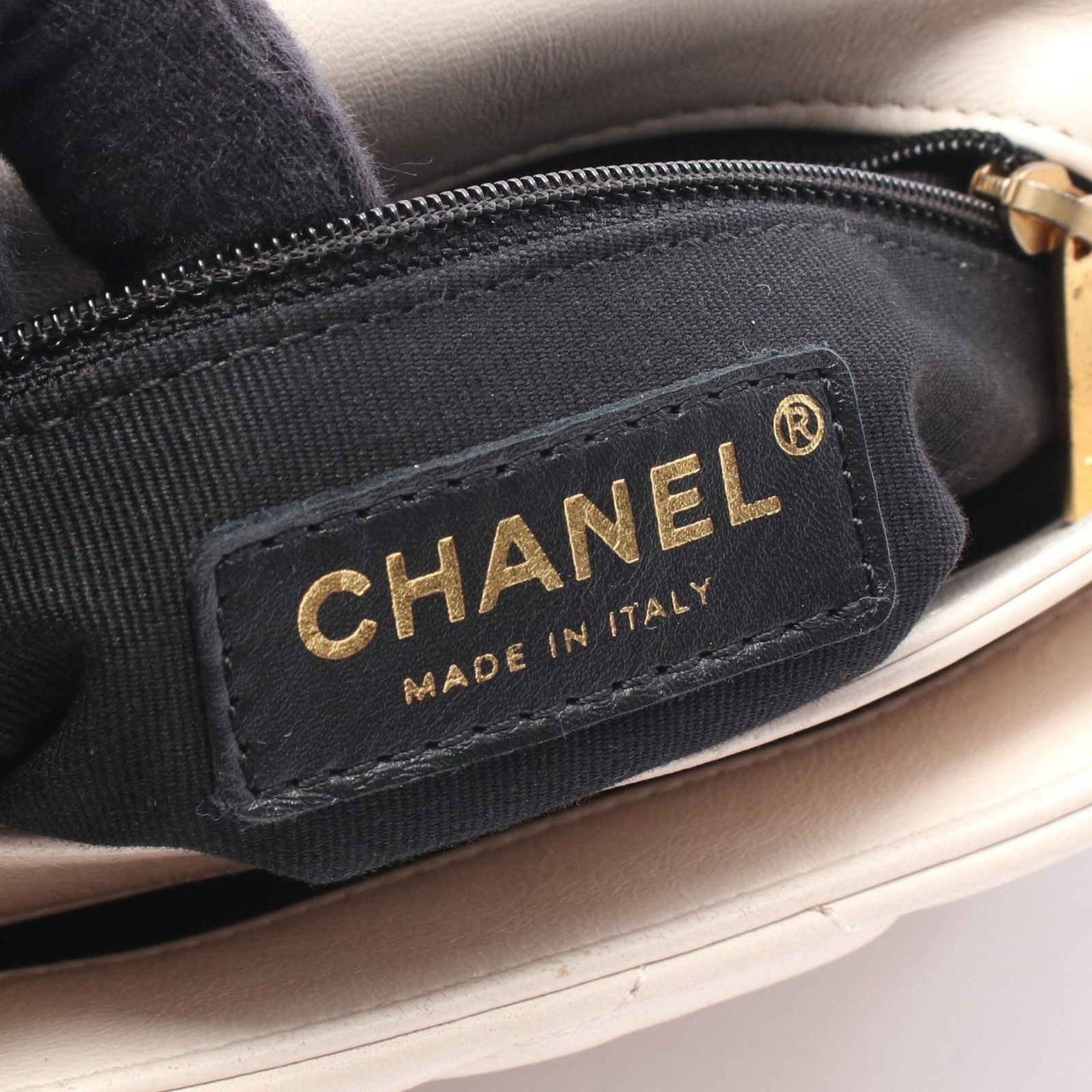Chanel Shoulder Bag Quilted Small 2-Way Ivory Lambskin Small Chain — view 4