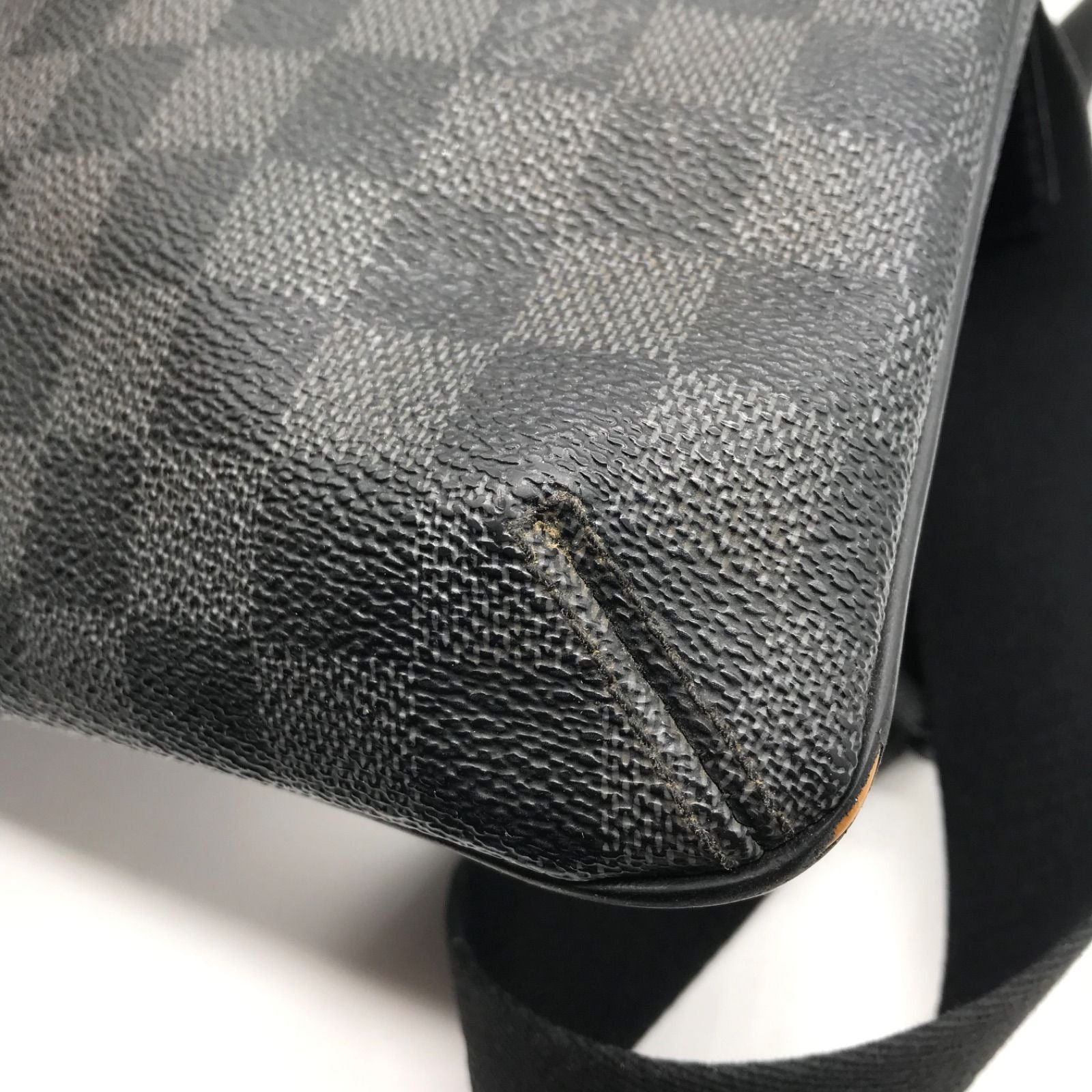 Louis Vuitton Damier Graphite Thomas Shoulder Bag Price Negotiation Welcome — view 9