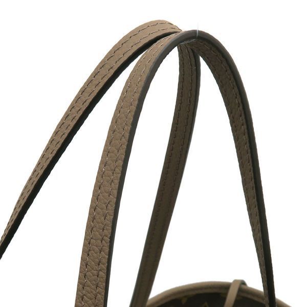 Louis Vuitton Neverfull Inside — view 4
