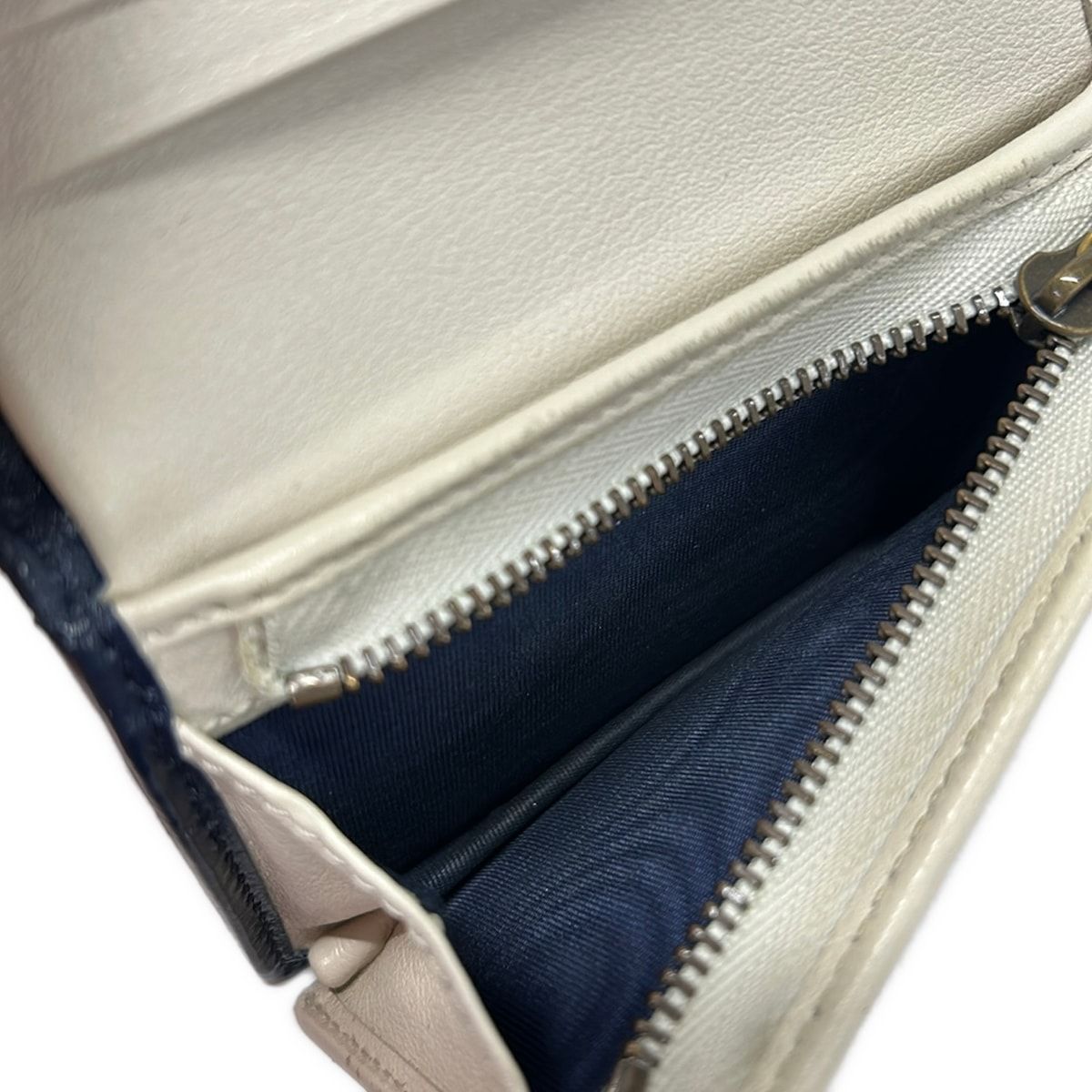 Gucci Bifold Wallet GG Marmont Ivory Dark Navy Quilted Leather — view 4
