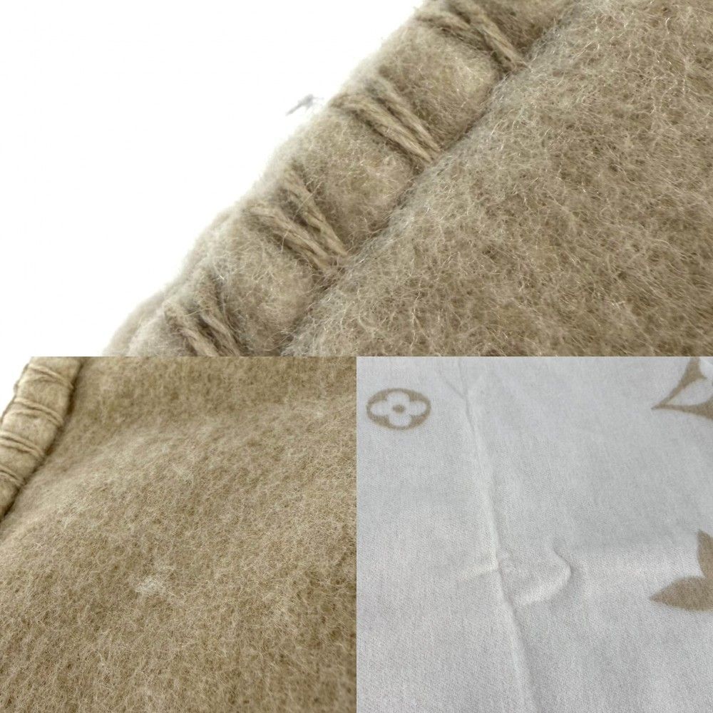 Louis Vuitton Monogram Wool Cashmere Beige Ivory Shoulder — view 6