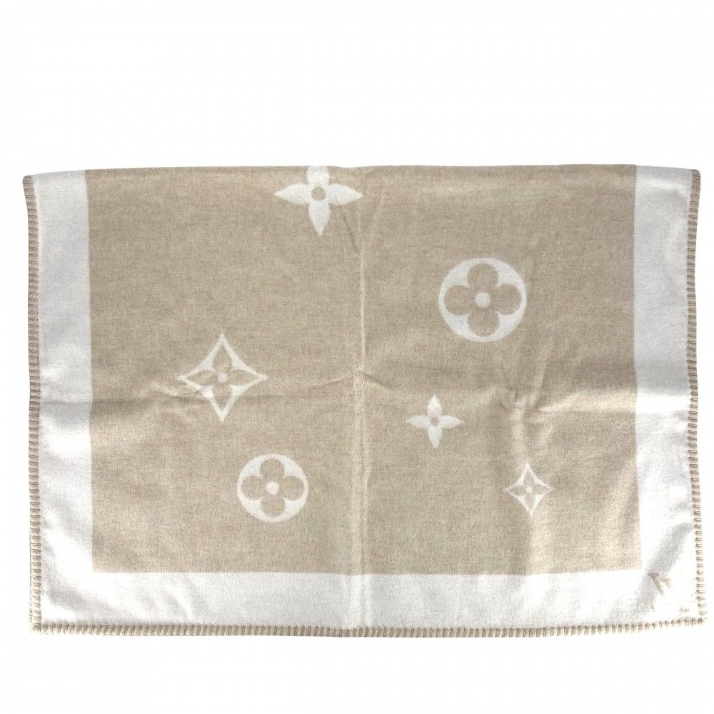 Louis Vuitton Monogram Wool Cashmere Beige Ivory Shoulder — view 2