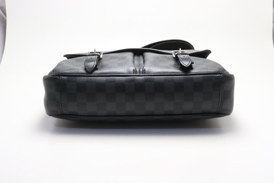 Louis Vuitton Damier Graphite Christopher Messenger Leather Shoulder — view 3