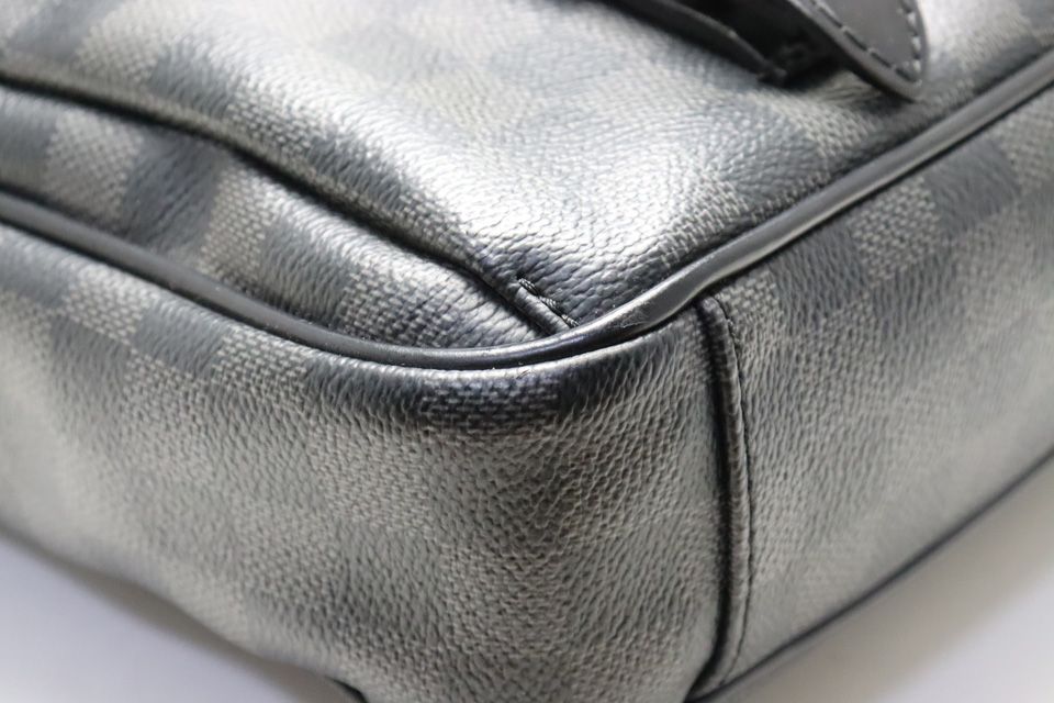 Louis Vuitton Damier Graphite Christopher Messenger Leather Shoulder — view 4