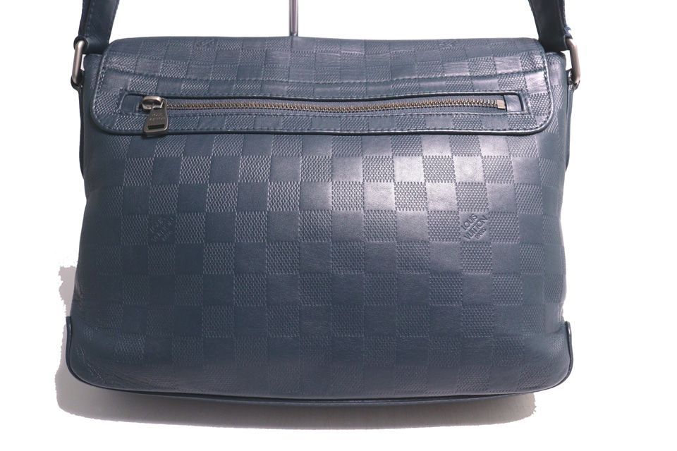 Louis Vuitton Damier Infini District MM Leather Shoulder — view 2
