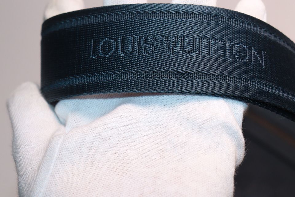 Louis Vuitton Damier Infini District MM Leather Shoulder — view 5