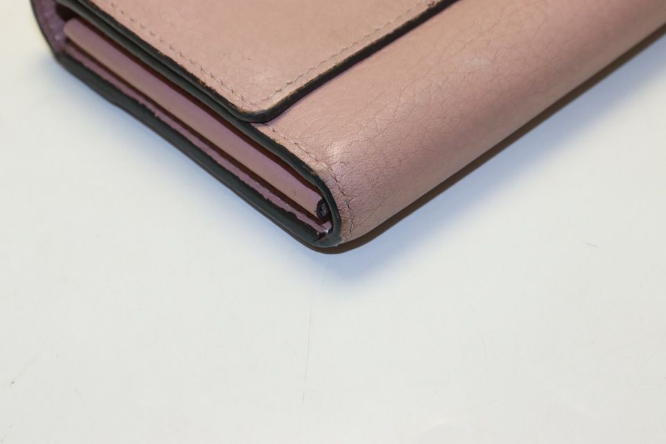 Louis Vuitton Taurillon Portefeuille Capucines Leather Bifold Wallet — view 5