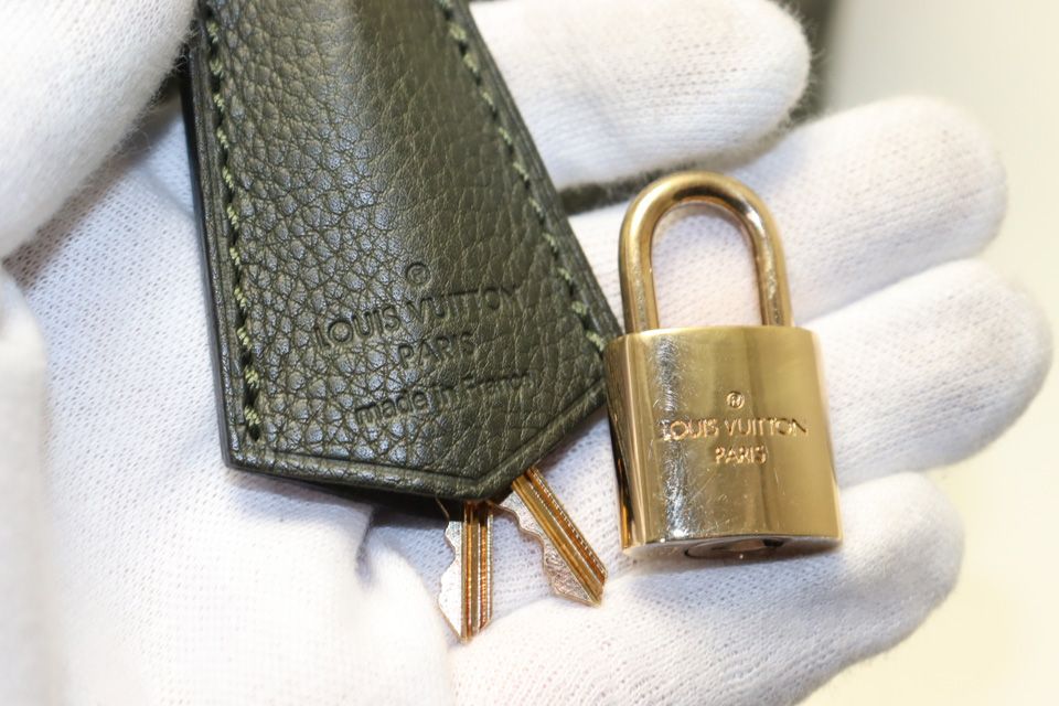 Louis Vuitton Mahina Stella PM Leather 2-Way Handbag — view 7