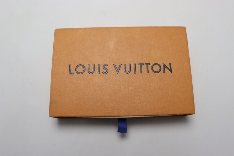 Louis Vuitton Monogram Giant Reverse Portefeuille Juliette Leather Bifold Wallet — view 8