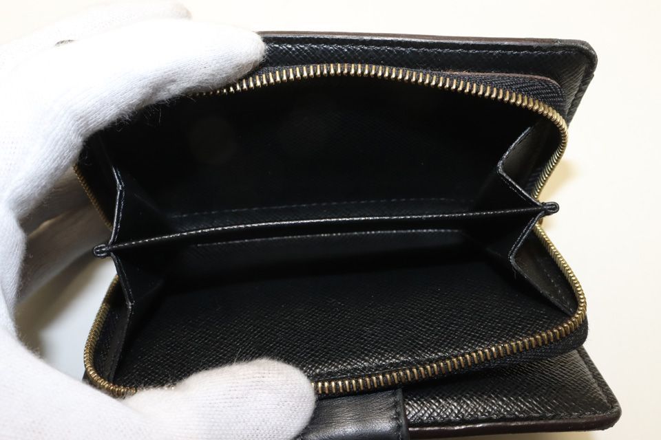 Louis Vuitton Monogram Giant Reverse Portefeuille Juliette Leather Bifold Wallet — view 7