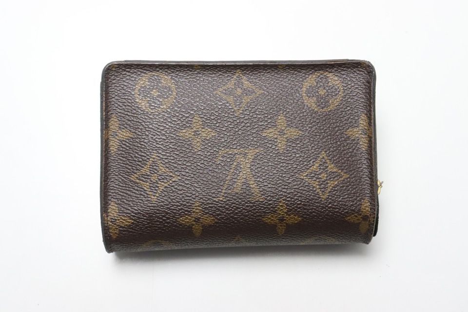 Louis Vuitton Monogram Giant Reverse Portefeuille Juliette Leather Bifold Wallet — view 2