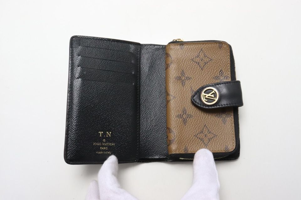 Louis Vuitton Monogram Giant Reverse Portefeuille Juliette Leather Bifold Wallet — view 4