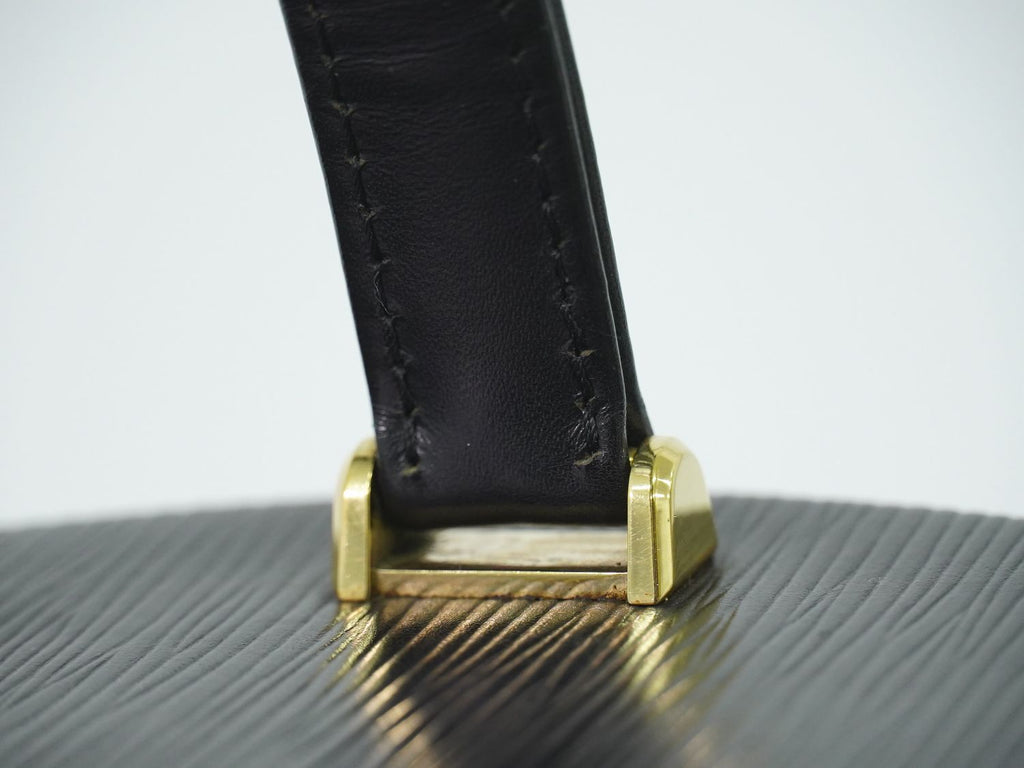 Louis Vuitton LV Cannes Epi Leather Vanity Bag Handbag Black — view 6
