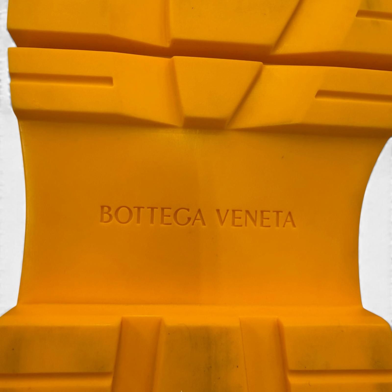 Bottega Veneta Leather Side Gore Tire Chelsea Boots Black Orange — view 9