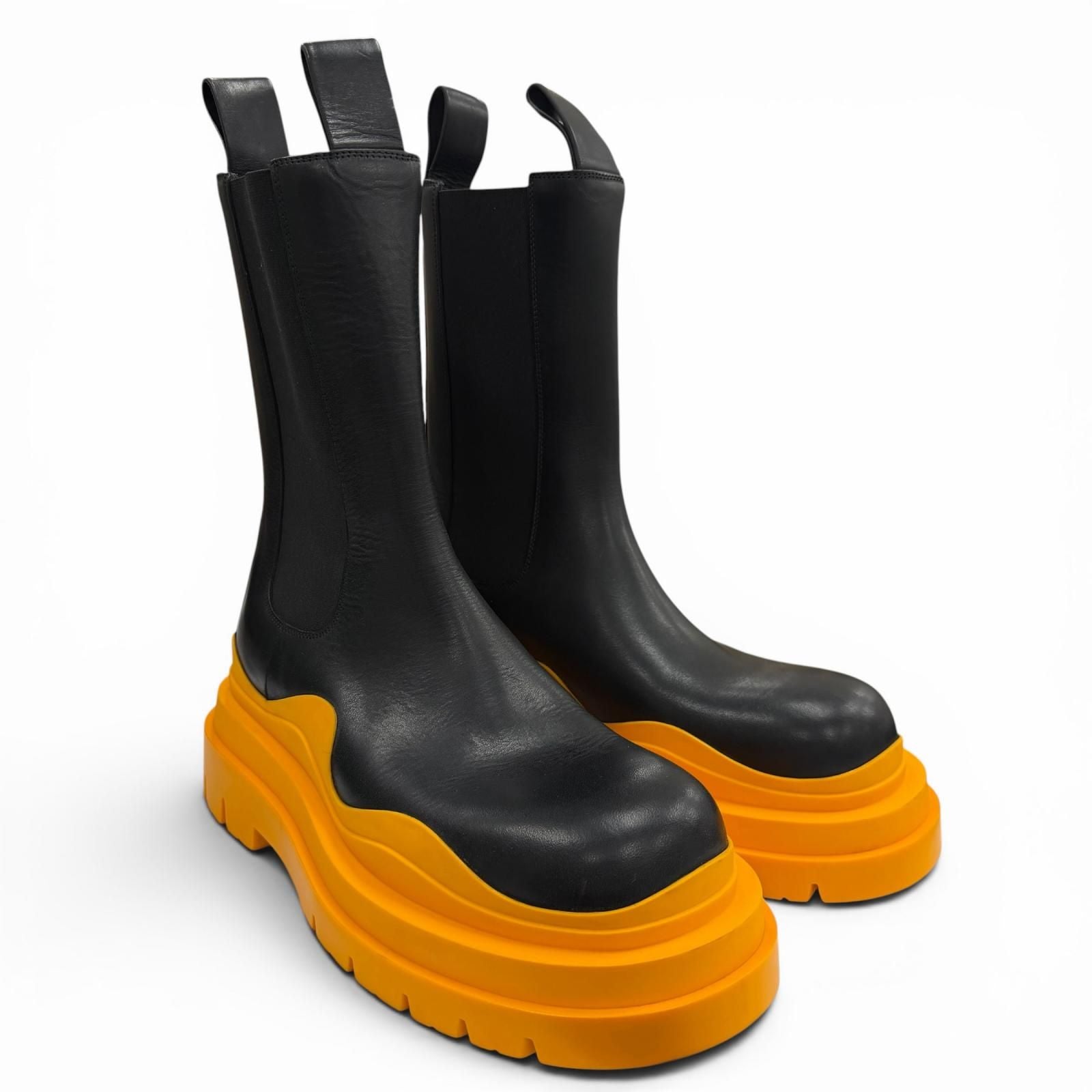 Bottega Veneta Leather Side Gore Tire Chelsea Boots Black Orange — view 4