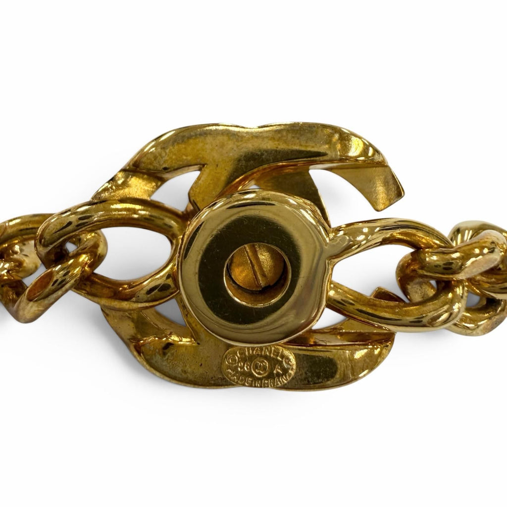 Chanel Vintage CC Logo Turnlock Necklace Gold — view 6
