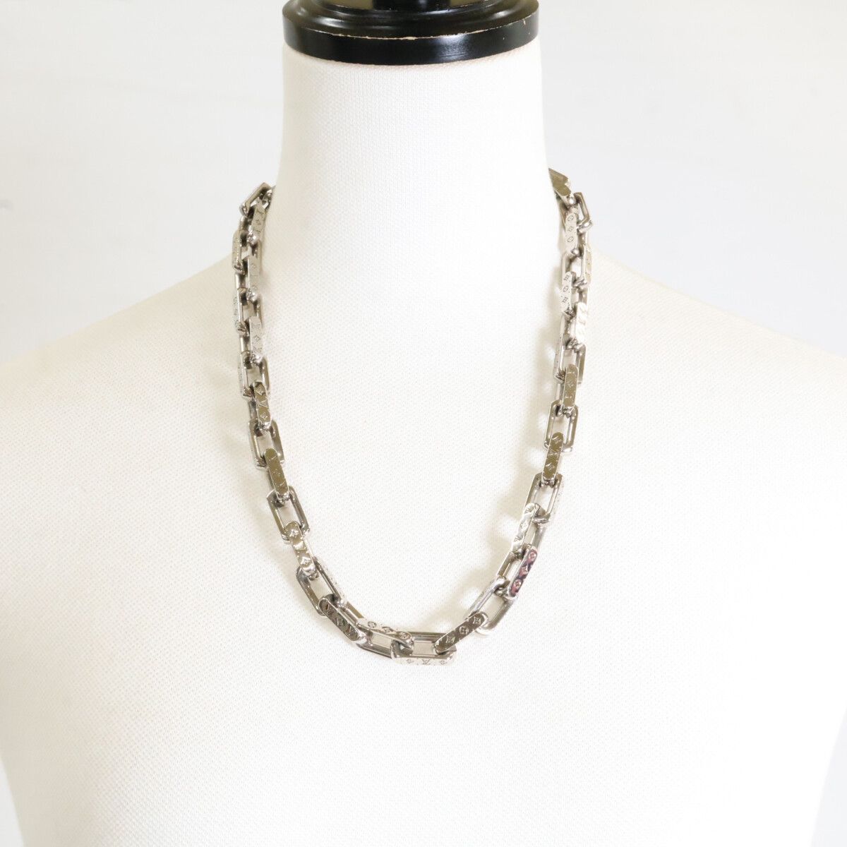 Louis Vuitton Collier Chain Monogram Necklace — view 5