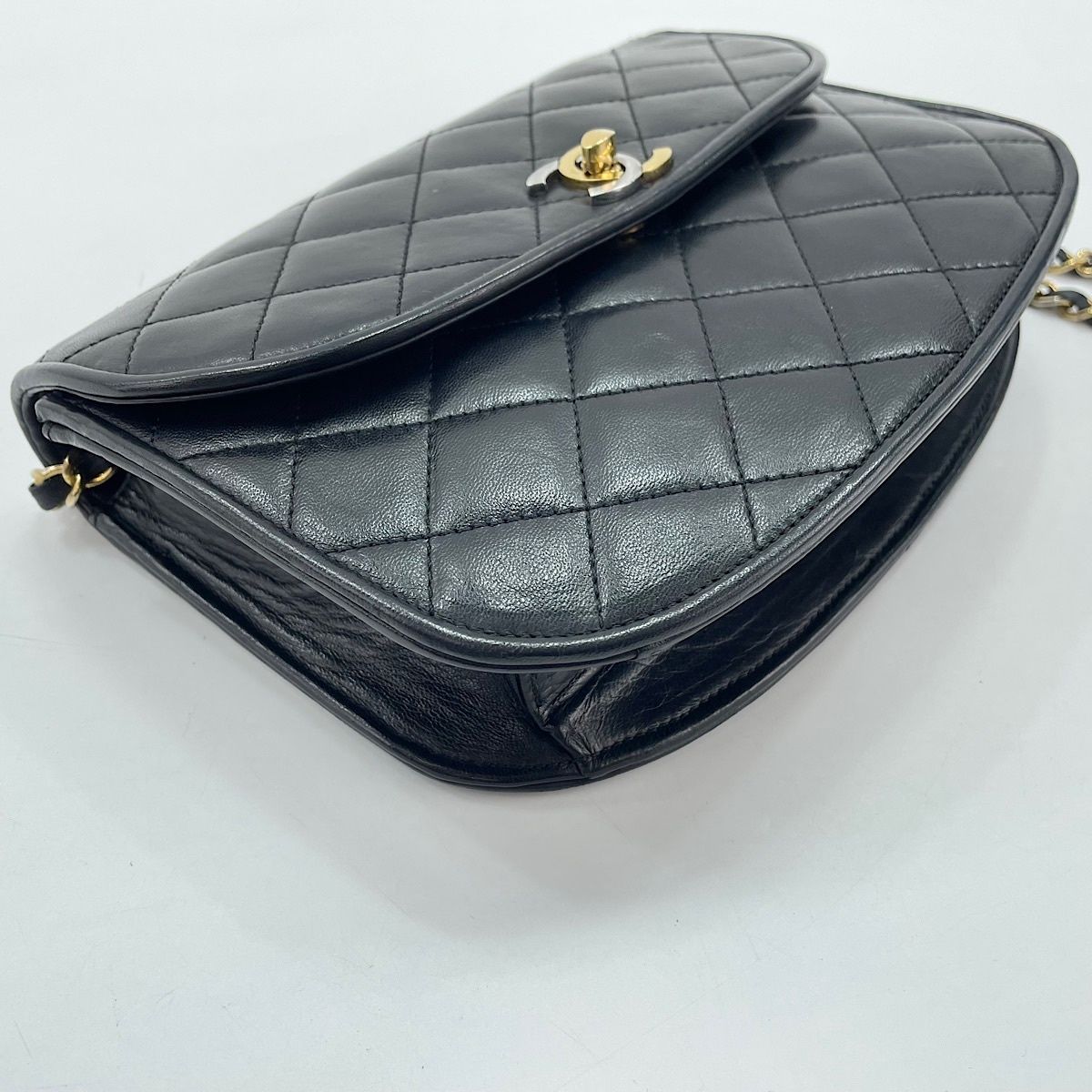 Chanel Shoulder Bag Quilted — view 7