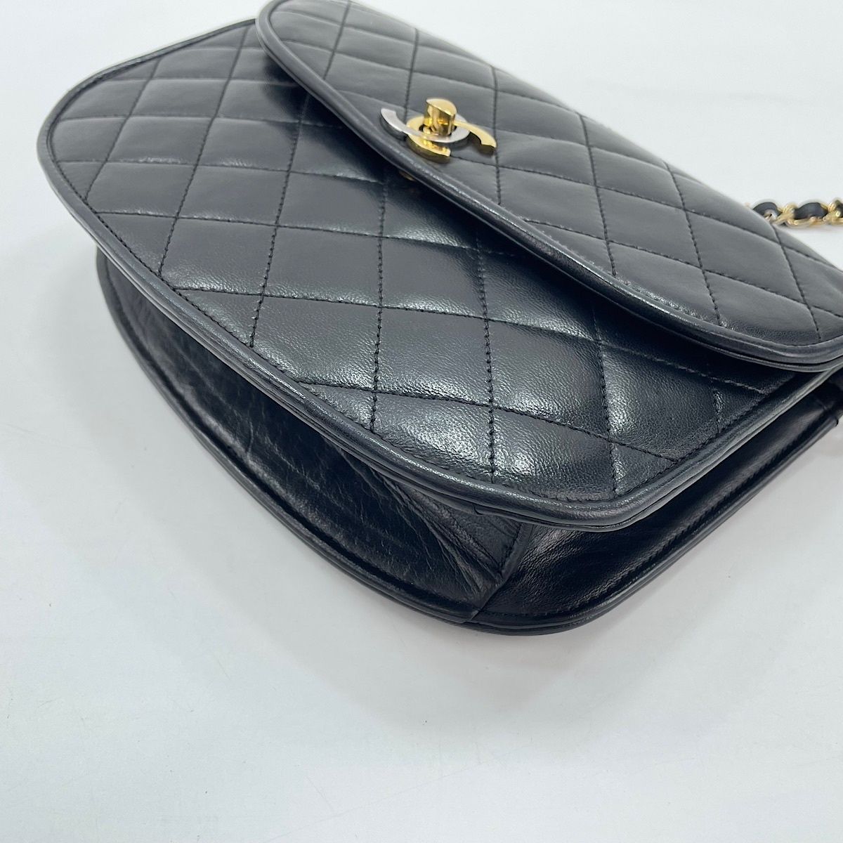 Chanel Shoulder Bag Quilted — view 8