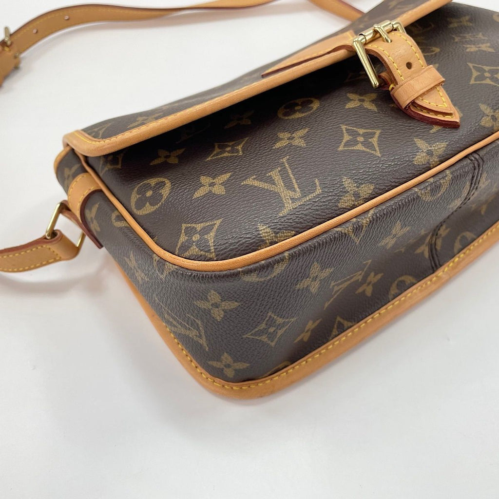 Louis Vuitton Shoulder Bag Sologne — view 8