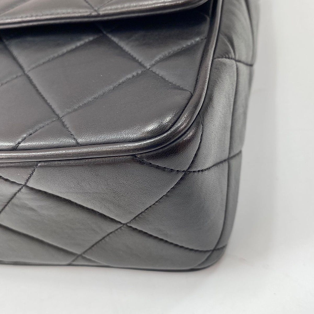 Chanel Shoulder Bag Quilted — view 8