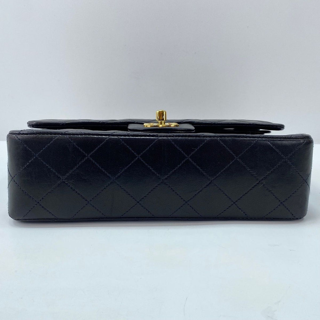 Chanel Shoulder Bag Quilted 23 — view 7