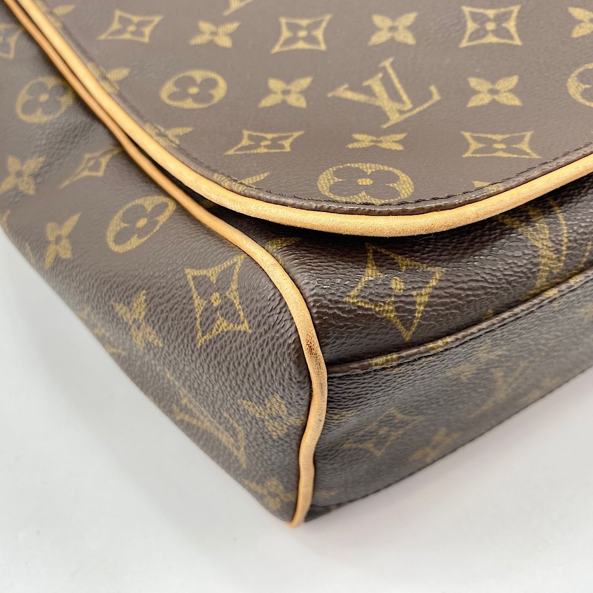 Louis Vuitton Shoulder Bag Aves — view 9