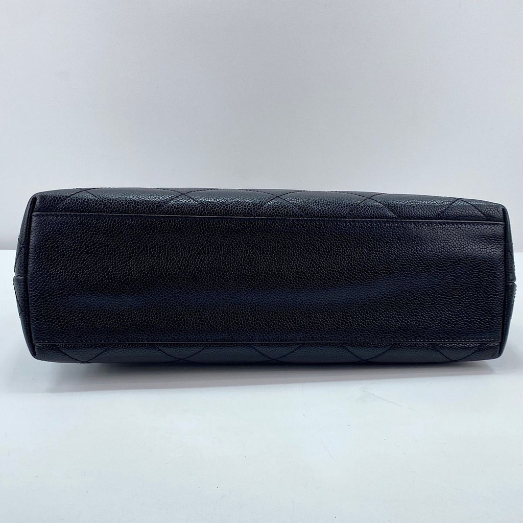 Chanel Handbag Quilted Black — view 7