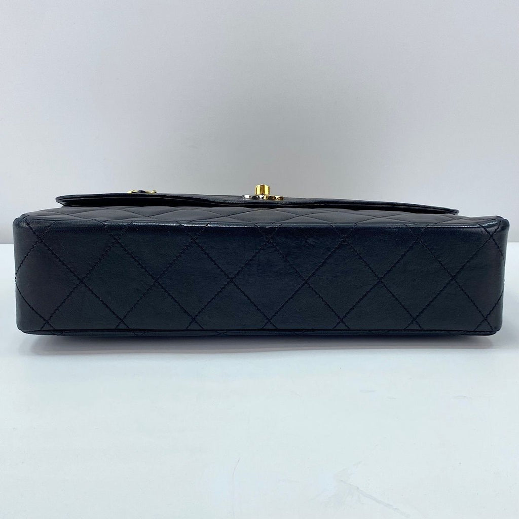 Chanel Shoulder Bag Quilted 28 — view 7