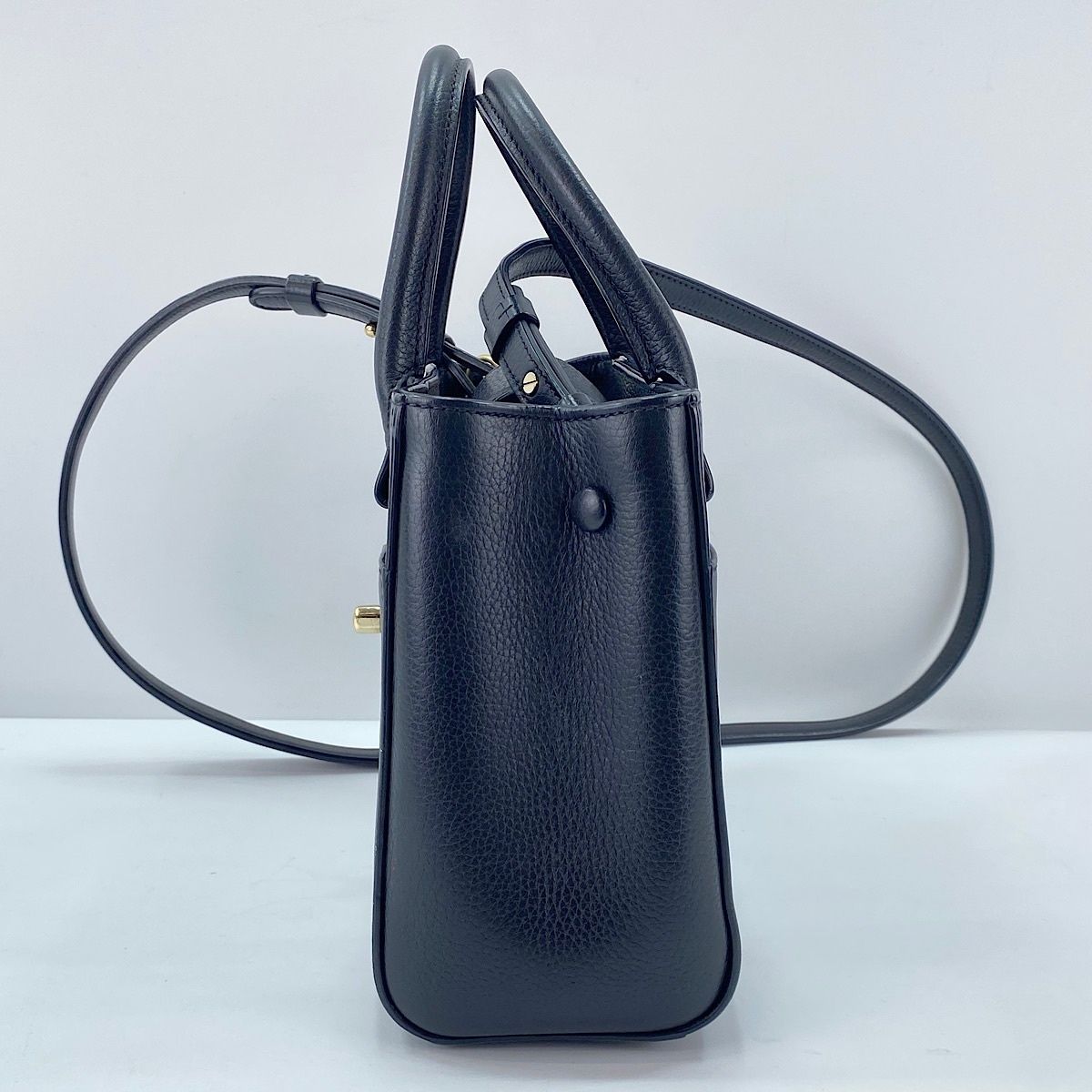 Chanel Handbag Neo Executive — view 6