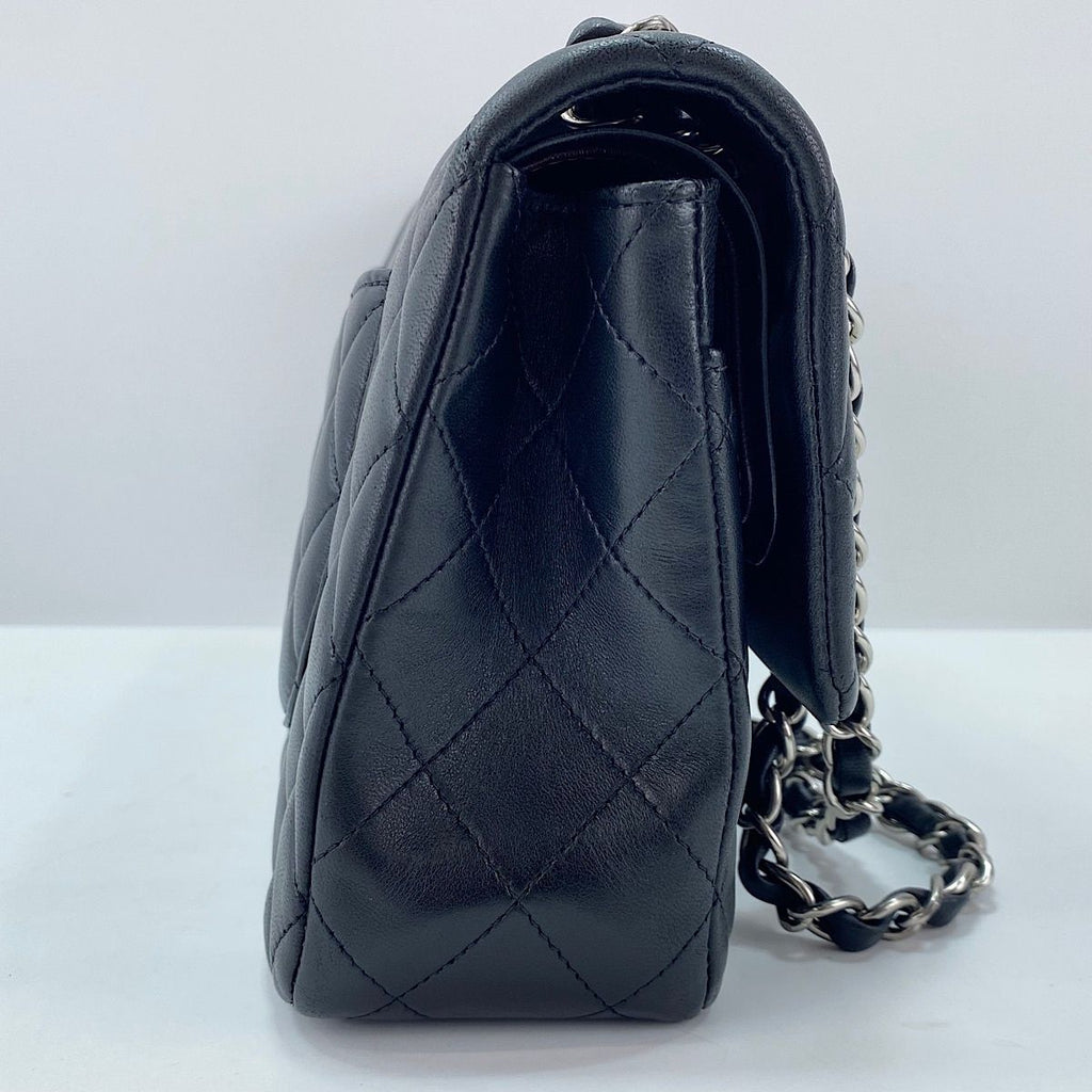Chanel Shoulder Bag Quilted 25 — view 5