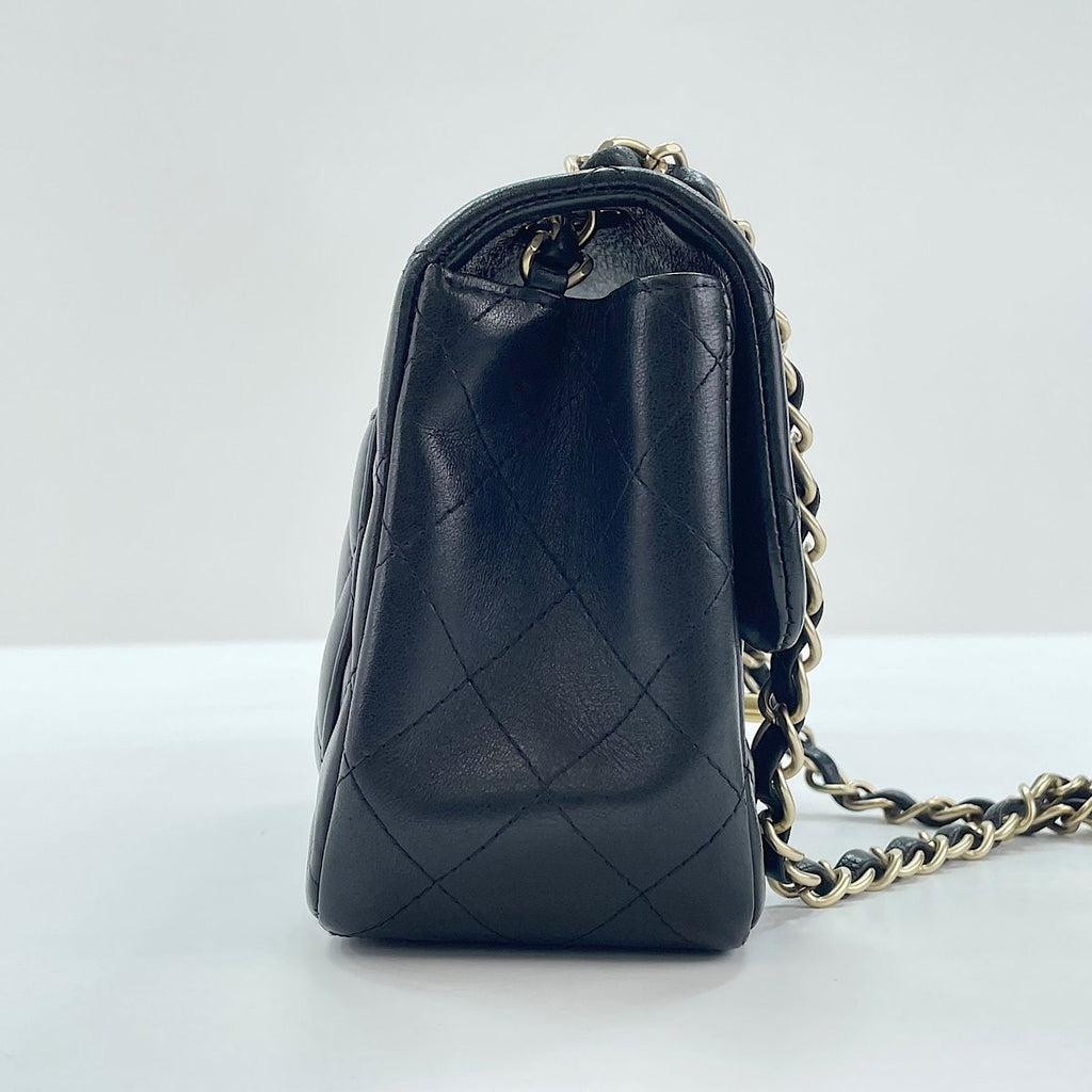 Chanel Shoulder Bag Mini Quilted — view 5