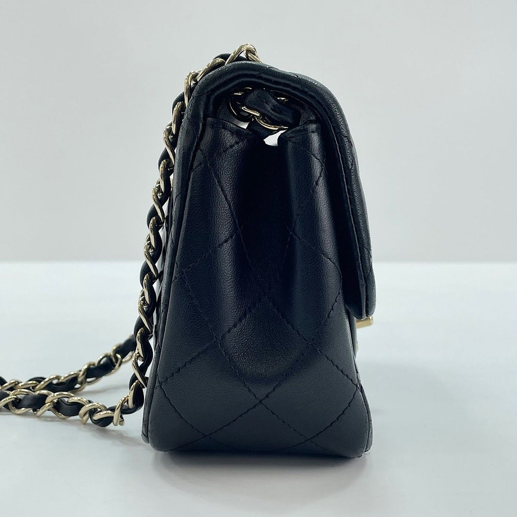 Chanel Shoulder Bag Mini Quilted — view 5