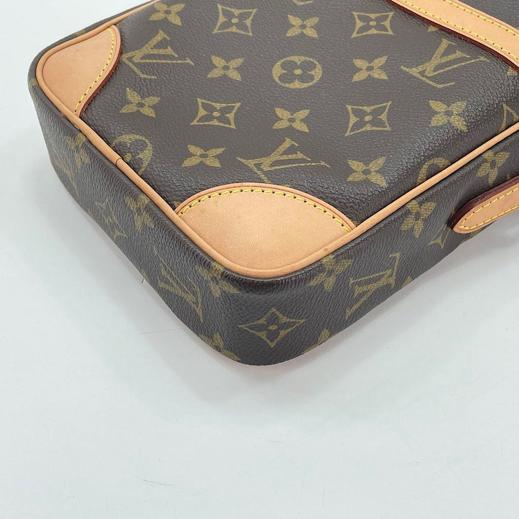 Louis Vuitton Shoulder Bag Danube — view 8