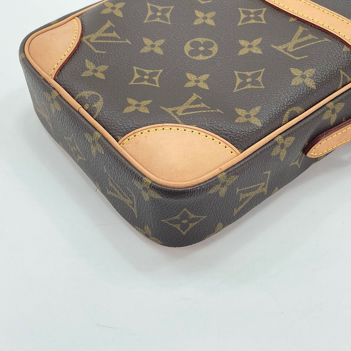 Louis Vuitton Shoulder Bag Danube — view 8