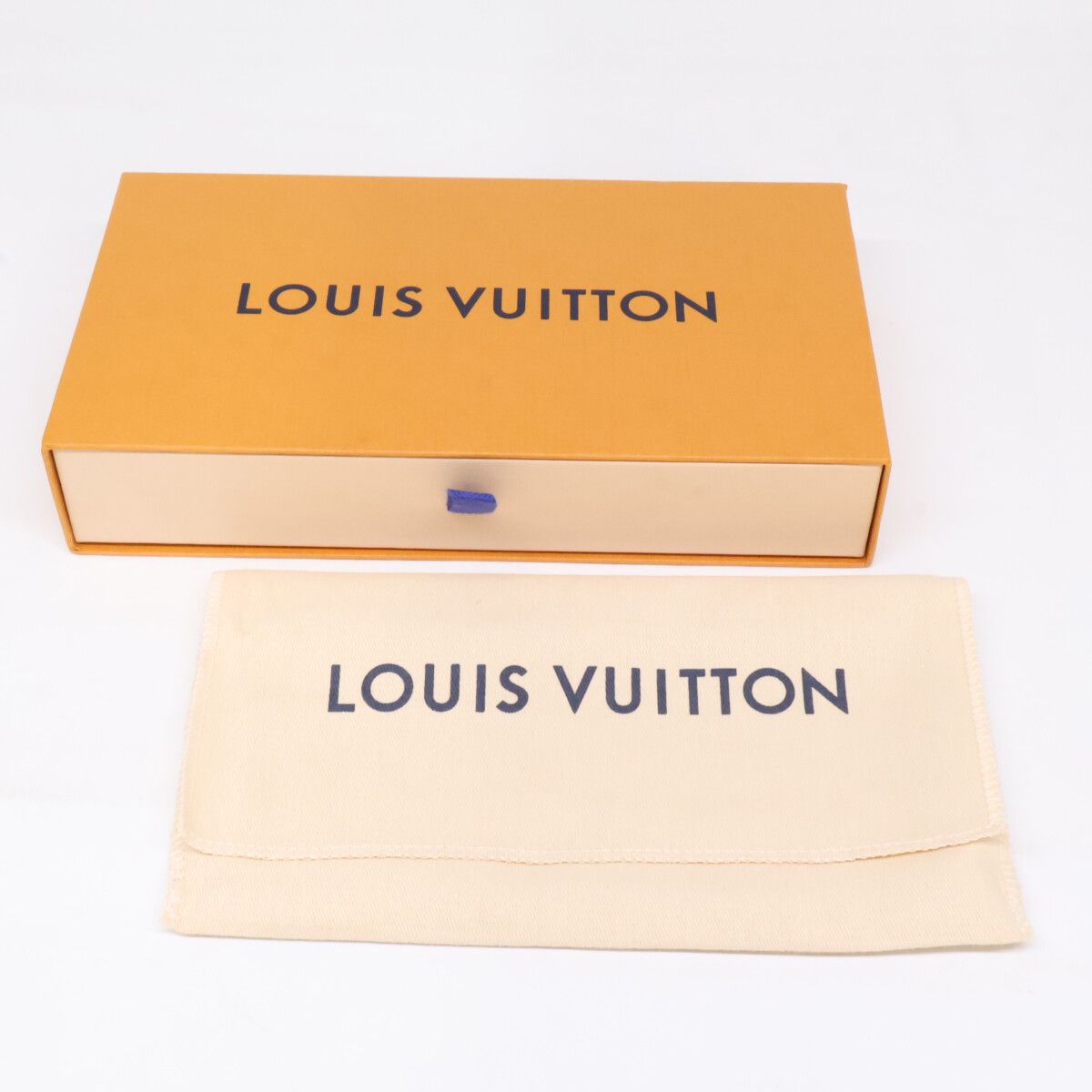 Louis Vuitton Monogram Mahina Zippy Wallet — view 9