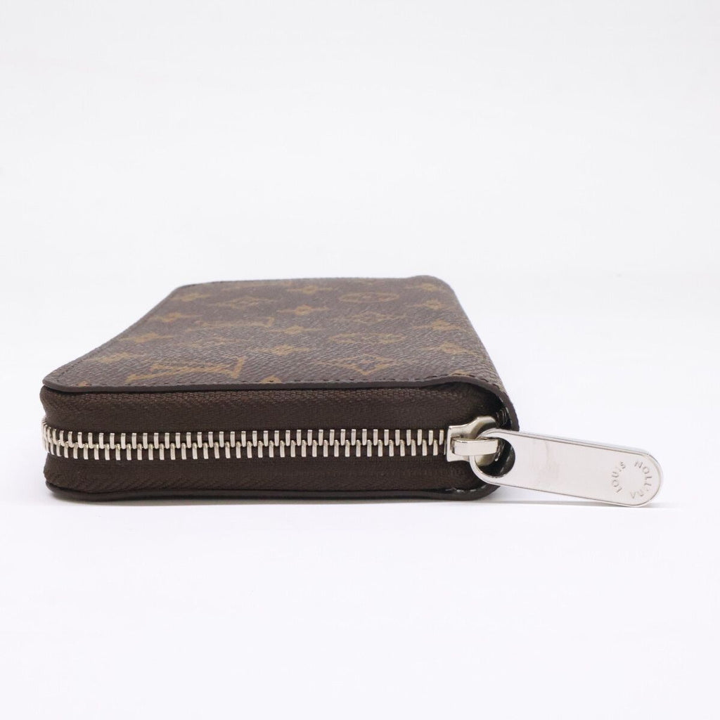 Louis Vuitton Monogram Zippy Wallet — view 4