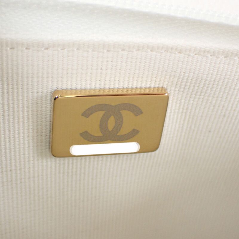 Chanel Classic Chain Wallet Shoulder Bag Caviar Leather White Gold — view 9