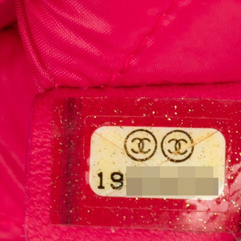 Chanel CC Logo Quilted Clutch Pink Lambskin — view 5