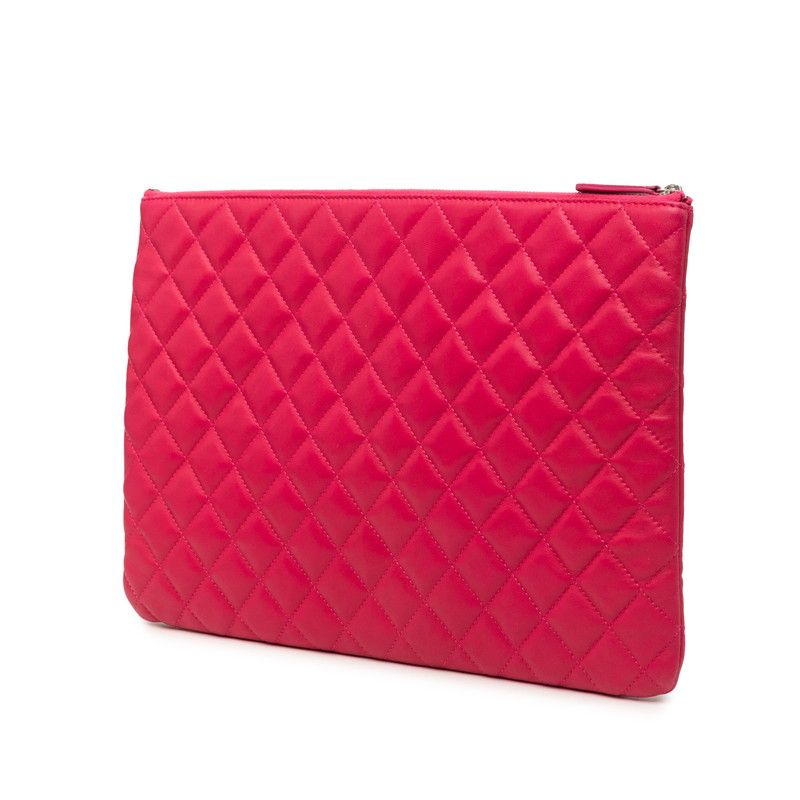 Chanel CC Logo Quilted Clutch Pink Lambskin — view 2