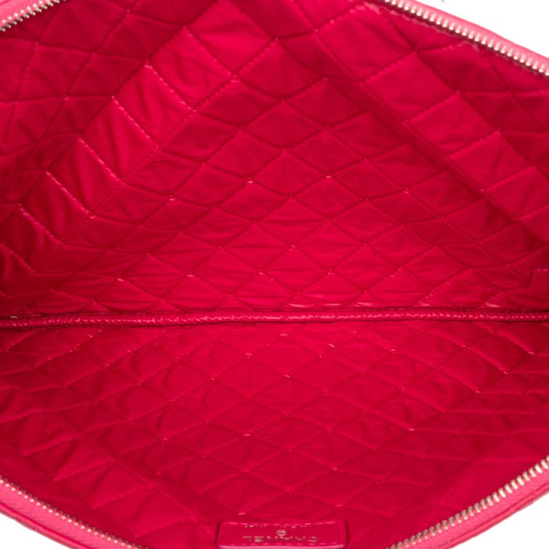 Chanel CC Logo Quilted Clutch Pink Lambskin — view 4