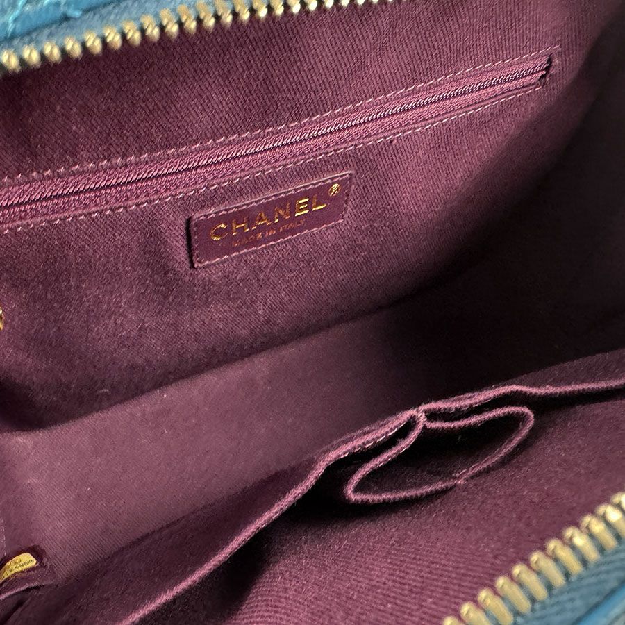Chanel Shoulder Bag Navy — view 5