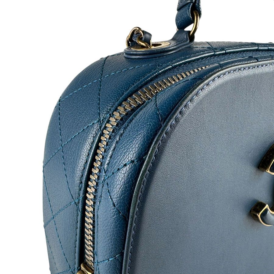 Chanel Shoulder Bag Navy — view 6